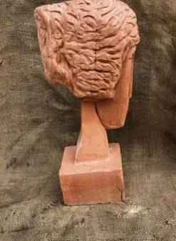 Buste de femme en terre cuite