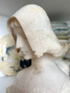 Buste de jeune femme en albâtre, Angiolo Malavolti, début XXème