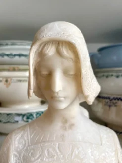 Buste de jeune femme en albâtre, Angiolo Malavolti, début XXème