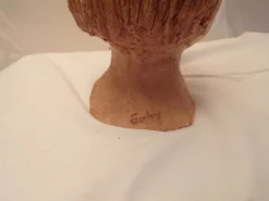 Buste de jeune fille modelé argile