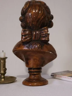 Buste de jeune homme en plâtre ancien