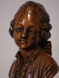 Buste de jeune homme en plâtre ancien
