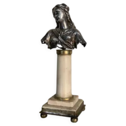 Buste de la Vierge en argent, colonne en marbre
