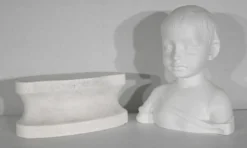 Buste d’enfant en biscuit de limoges – début xxe