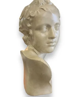 Buste d'Eros en terre cuite émaillée