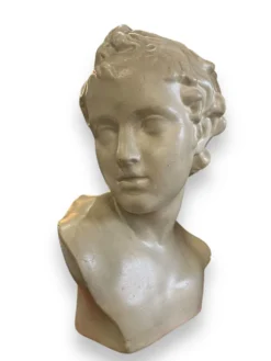 Buste d'Eros en terre cuite émaillée