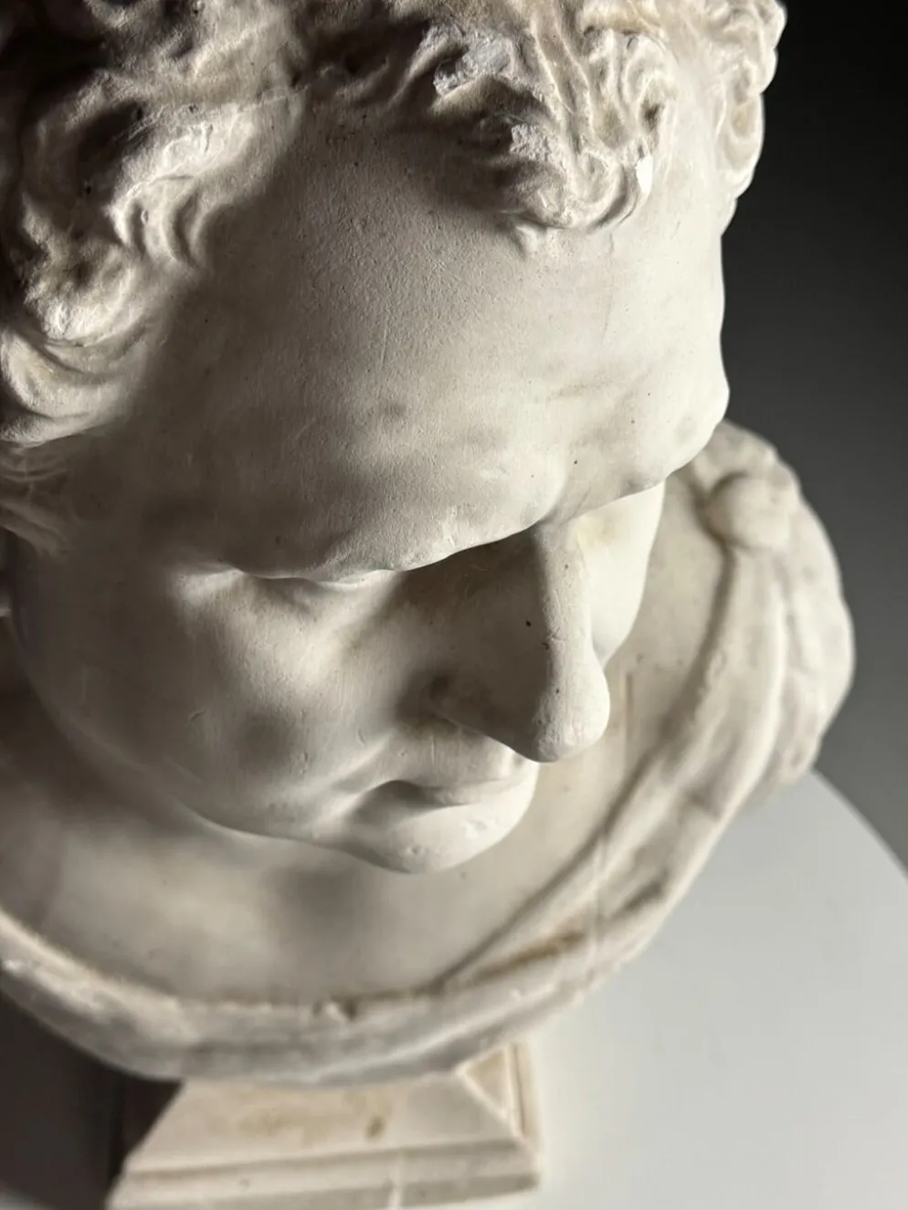 Buste de Vitellius en plâtre romain, 20e siècle.