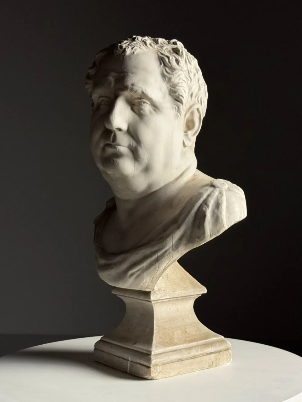 Buste de Vitellius en plâtre romain, 20e siècle.