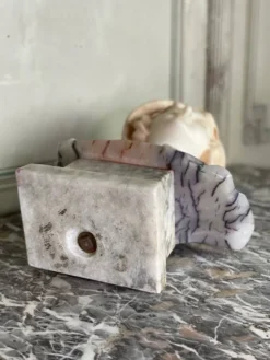 Buste d’une jeune fille en albâtre par Riccardo Aurilli