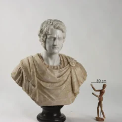Buste d’un empereur romain en marbre blanc, Italie, XXe siècle
