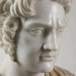 Buste d’un empereur romain en marbre blanc, Italie, XXe siècle
