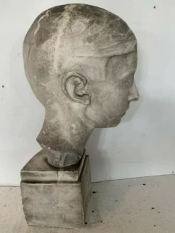 Buste d'un jeune homme en plâtre signé Gerard Choain XX siècle