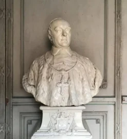 Buste d’un prélat en plâtre
