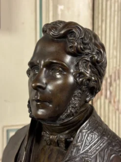 Buste en bronze de l’amiral Hucos, signé Dubray 1854