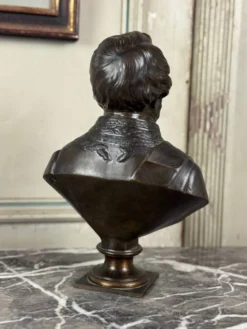 Buste en bronze de l’amiral Hucos, signé Dubray 1854