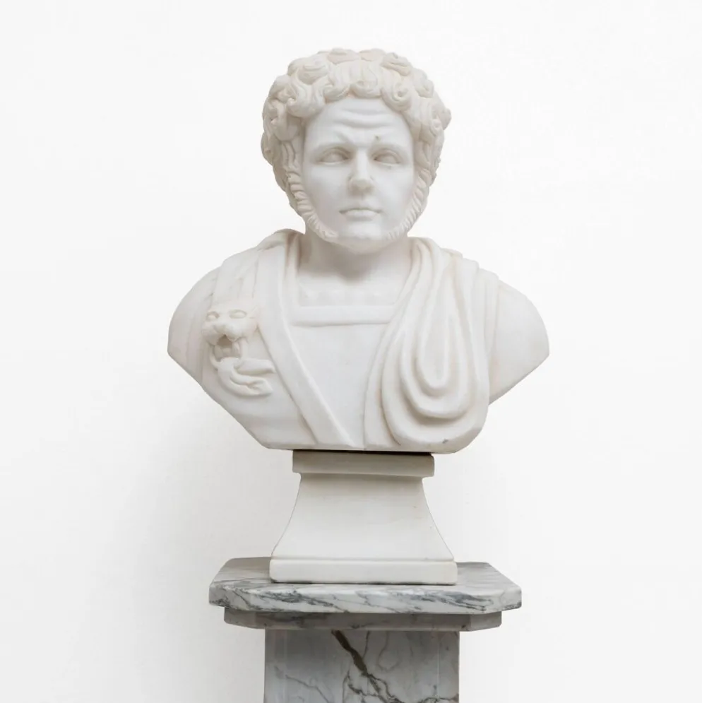 Buste en marbre blanc d'un empereur romain, XXe siècle