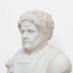 Buste en marbre blanc d'un empereur romain, XXe siècle
