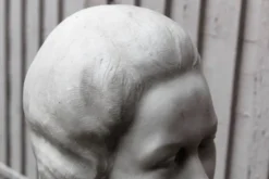 Buste en marbre blanc, signé Léoni, 19ème siècle