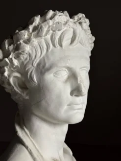 Buste en plâtre de l'empereur Auguste