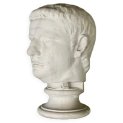 Buste en plâtre d’un empereur romain