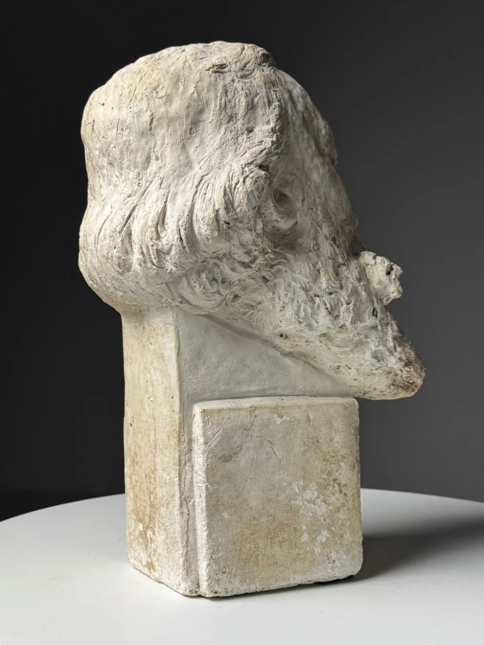 Buste en plâtre tête classique
