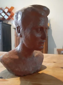 Buste femme des années 50 en terre cuite
