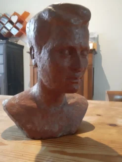 Buste femme des années 50 en terre cuite
