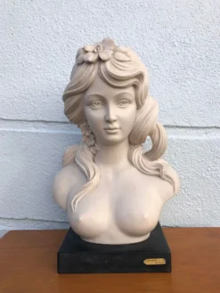 Buste femme vintage, buste résine, Escorpiao do ouro, femme seins nus, statue résine, socle