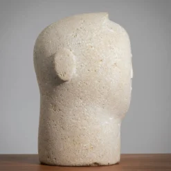 Buste masculin sculpté moderniste en grès