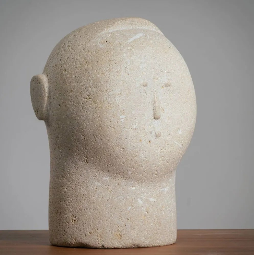 Buste masculin sculpté moderniste en grès
