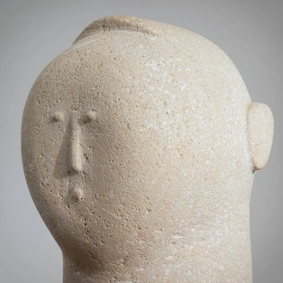 Buste masculin sculpté moderniste en grès