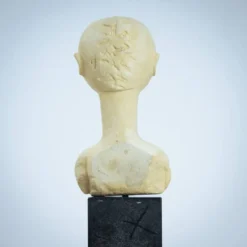 Buste moderniste de femme en grès