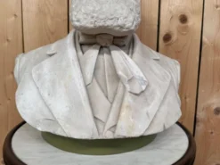 Buste portrait masculin en marbre blanc – Époque XIXe siècle