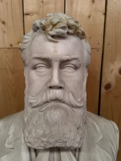 Buste portrait masculin en marbre blanc – Époque XIXe siècle
