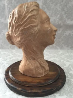 Buste sculpture en terre crue d'atelier visage de femme art design 1950