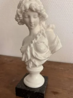 Buste Statuette Femme Resine Style Neoclassique Socle Marbre