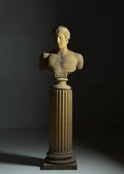 Buste sur piédestal Antinous, 20ème siècle