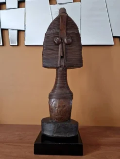 Bwété, figure de gardien reliquaire - Kota Mahongwé, Gabon - bois et cuivre