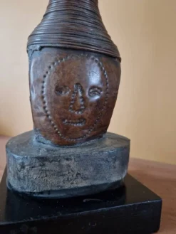 Bwété, figure de gardien reliquaire - Kota Mahongwé, Gabon - bois et cuivre