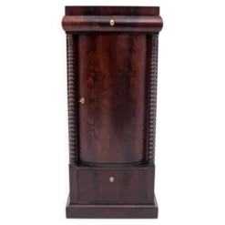 Cabinet en acajou, Europe du Nord, vers 1860.