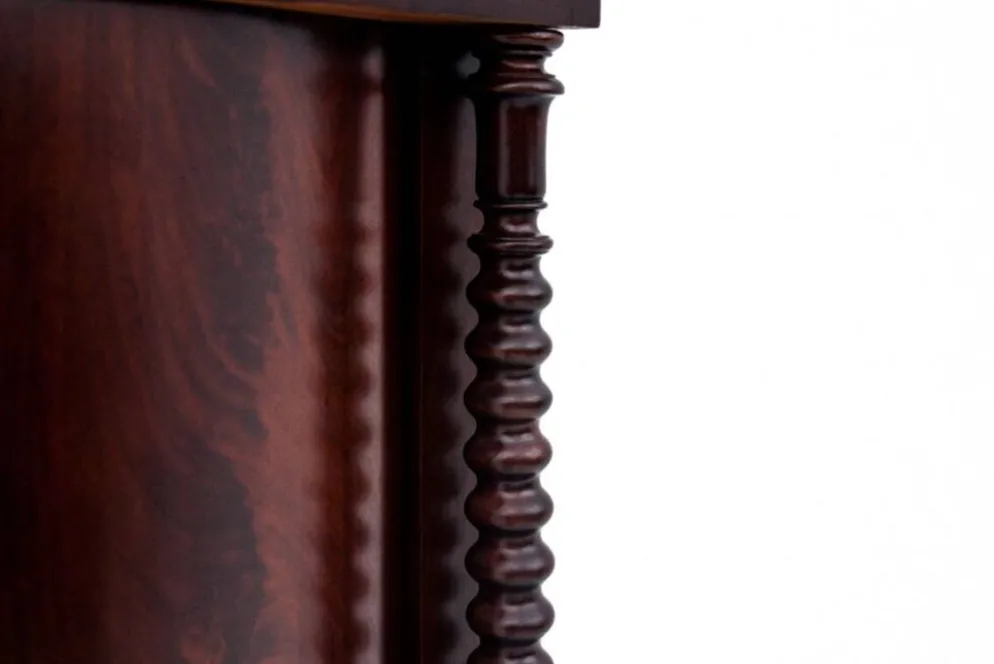 Cabinet en acajou, Europe du Nord, vers 1860.