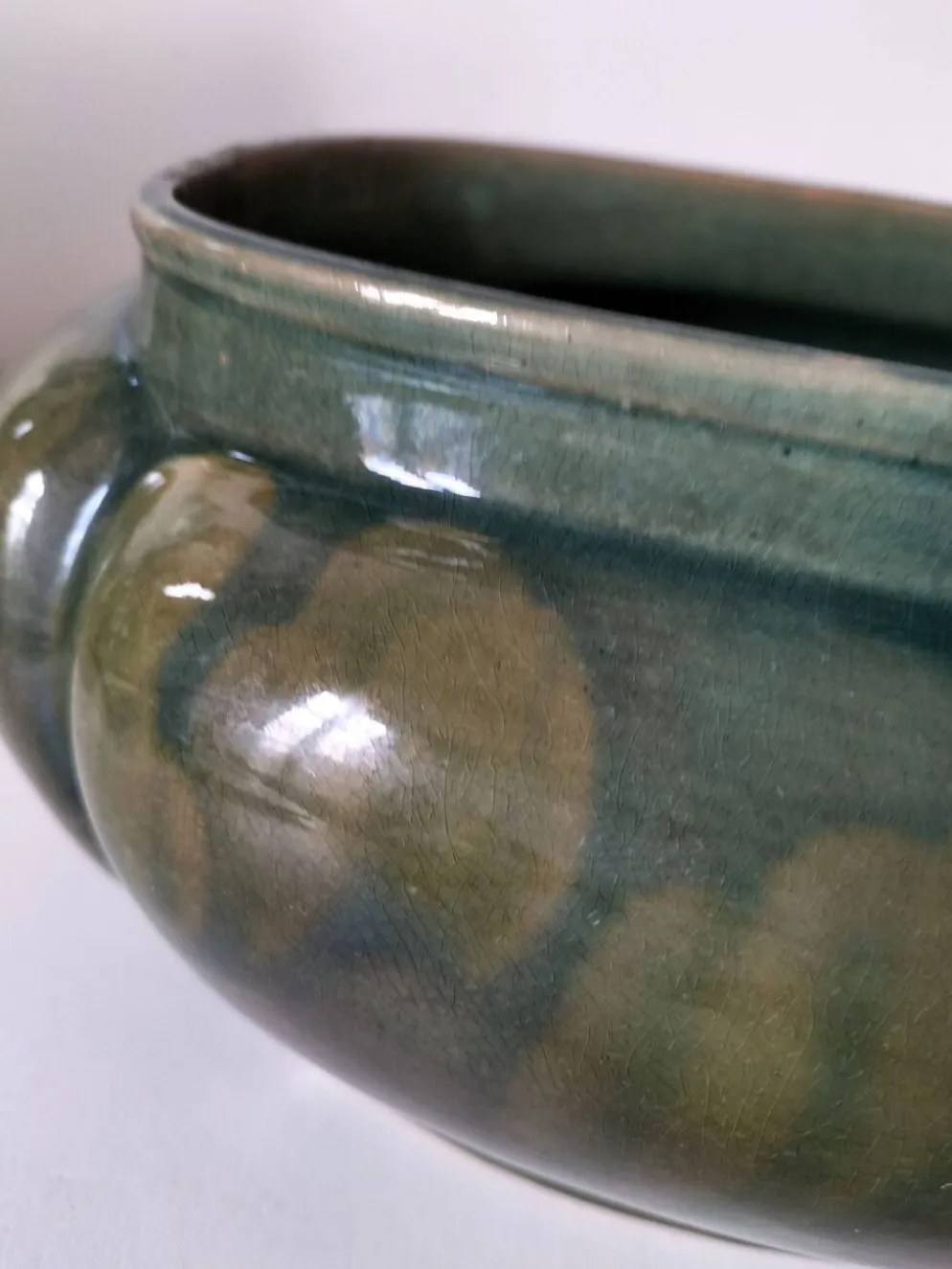 Cache-pot Art déco lobé en faïence émaillée vert turquoise