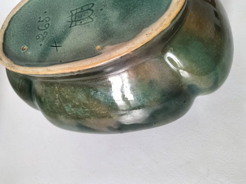 Cache-pot Art déco lobé en faïence émaillée vert turquoise