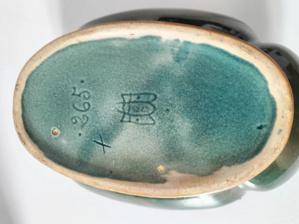 Cache-pot Art déco lobé en faïence émaillée vert turquoise