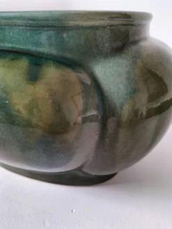 Cache-pot Art déco lobé en faïence émaillée vert turquoise