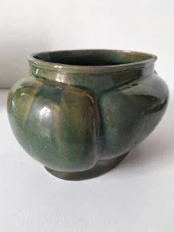 Cache-pot Art déco lobé en faïence émaillée vert turquoise