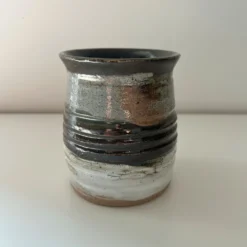 Cache pot artisanal signé