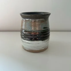 Cache pot artisanal signé