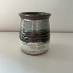 Cache pot artisanal signé