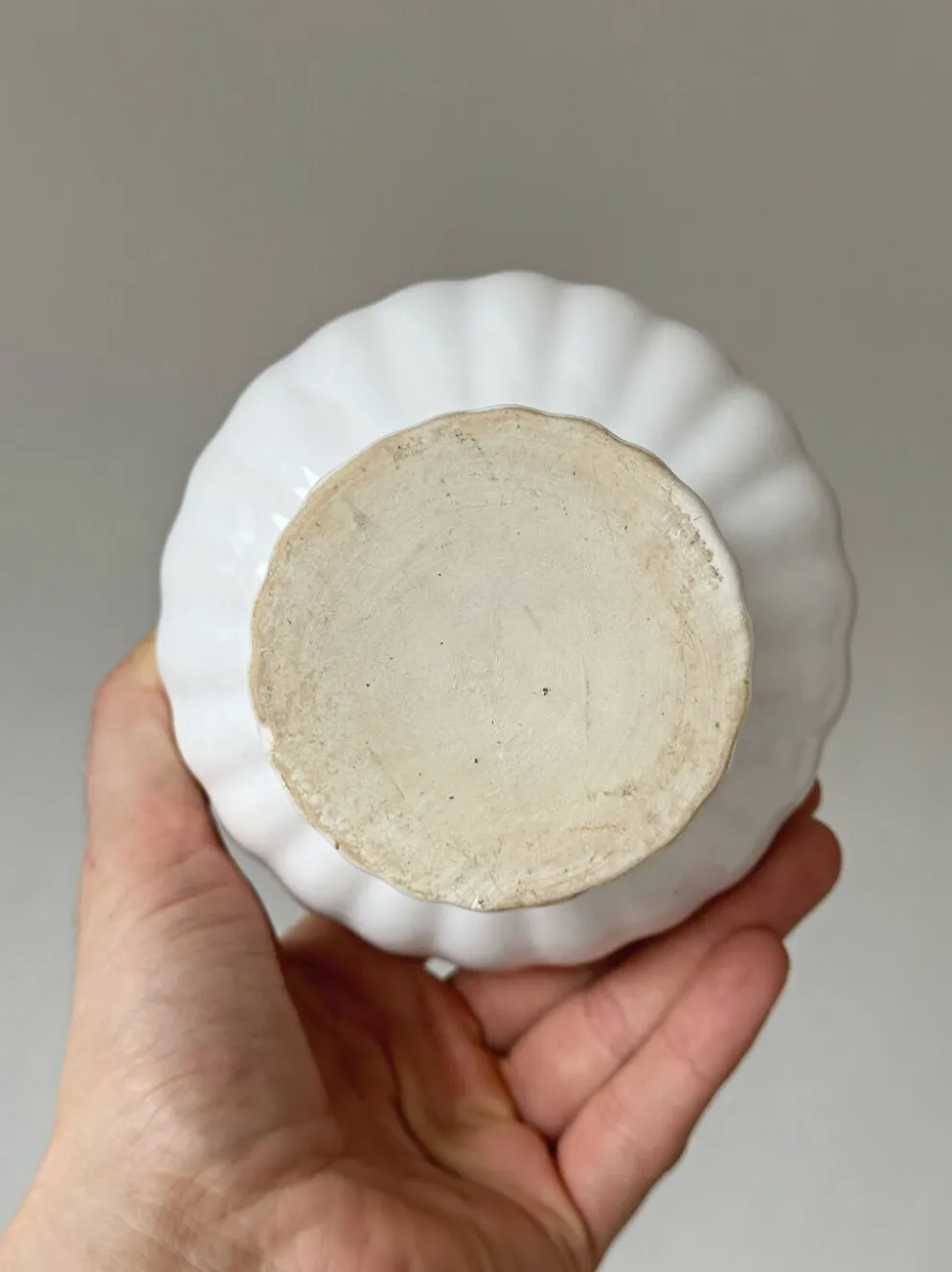 Cache-pot céramique blanche godronné